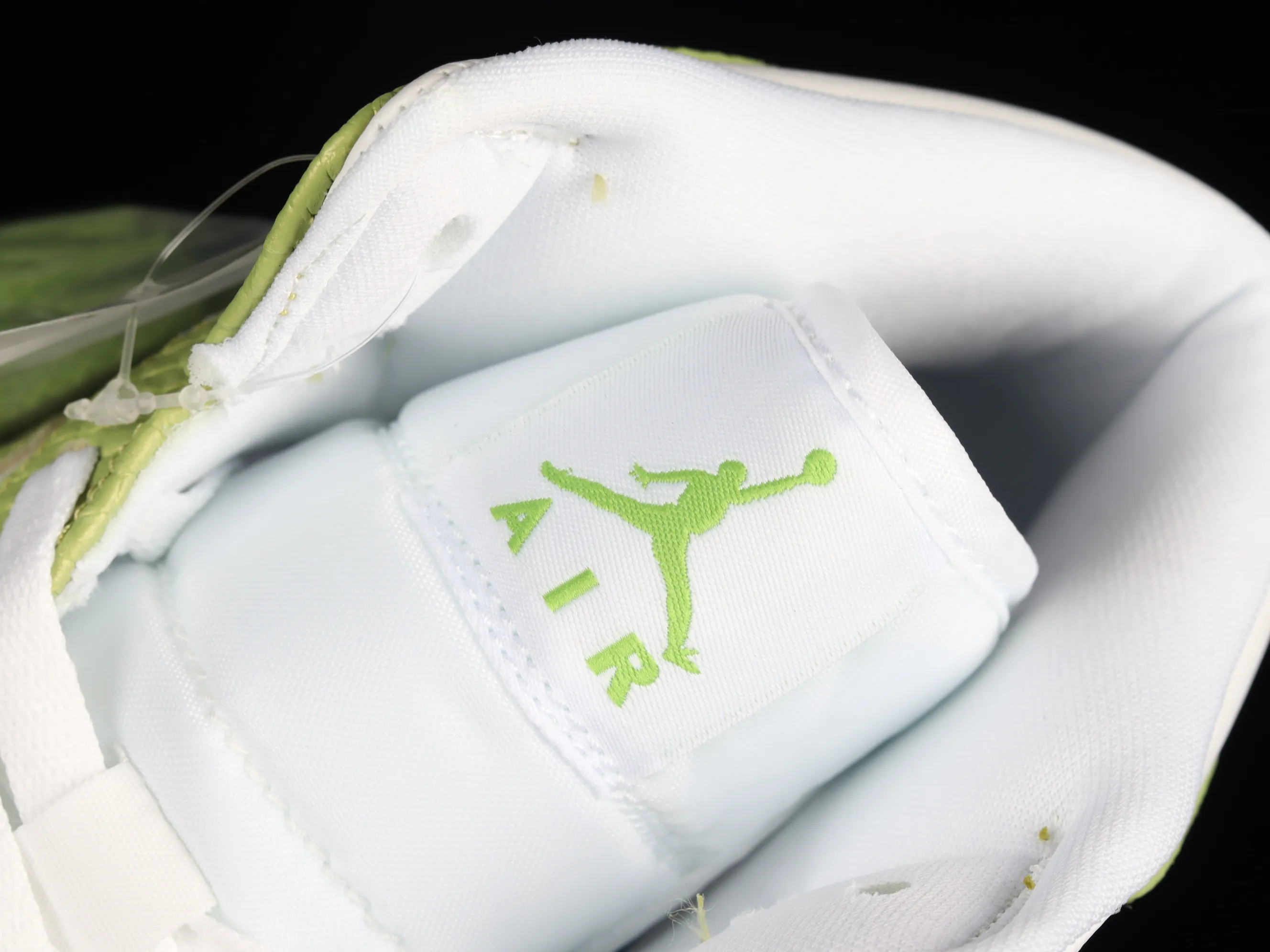 All categories Air Jordan Jordan series basketball shoes Air Jordan 1 Mid Air Jordan 1 Mid SE "Green Python" AJ1 Joe 1 Green Snake DV2959-113